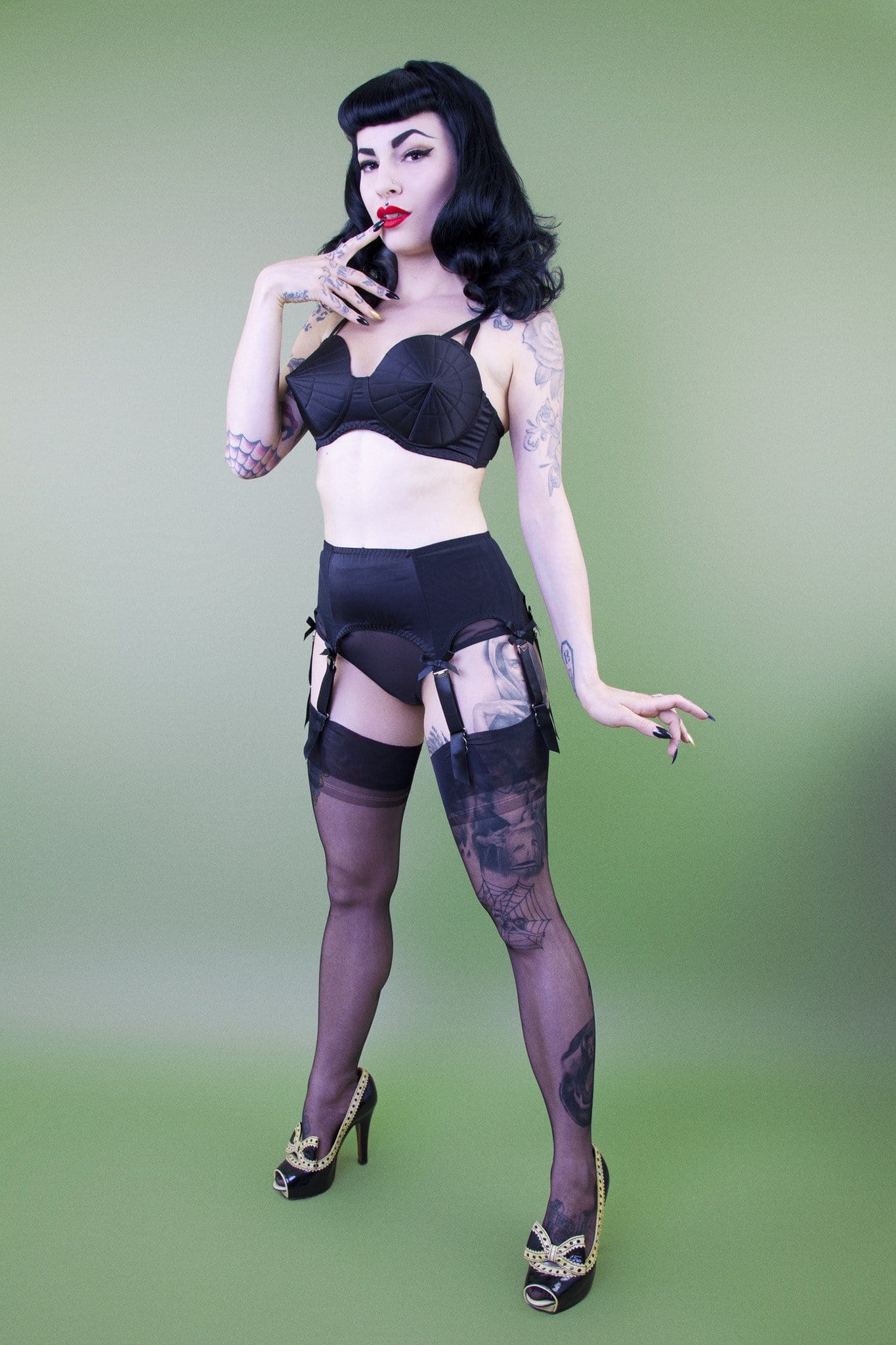 Classic Suspender Belt - Image 3