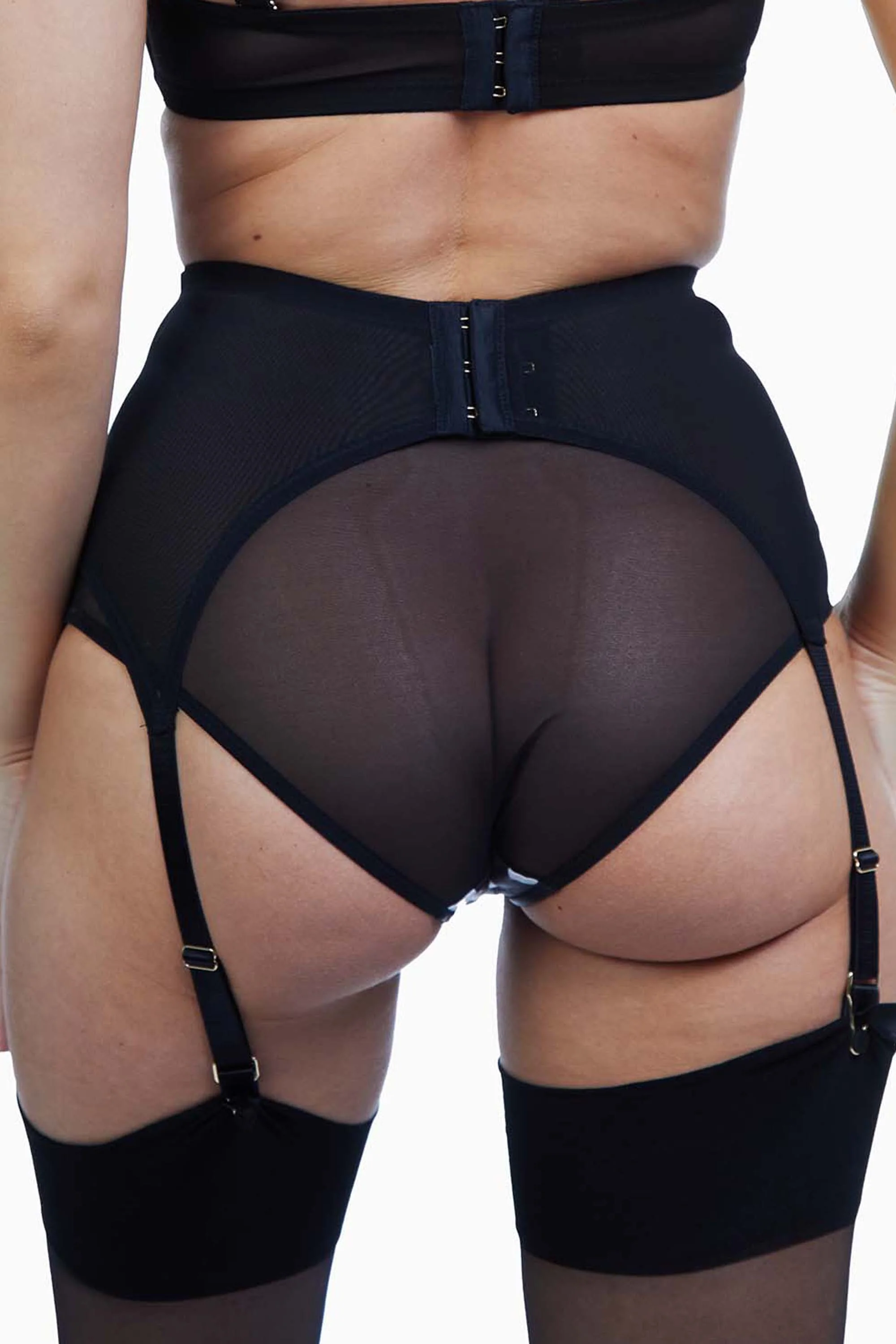 Spot 4 Strap Z Stitch Suspender Belt - Image 4
