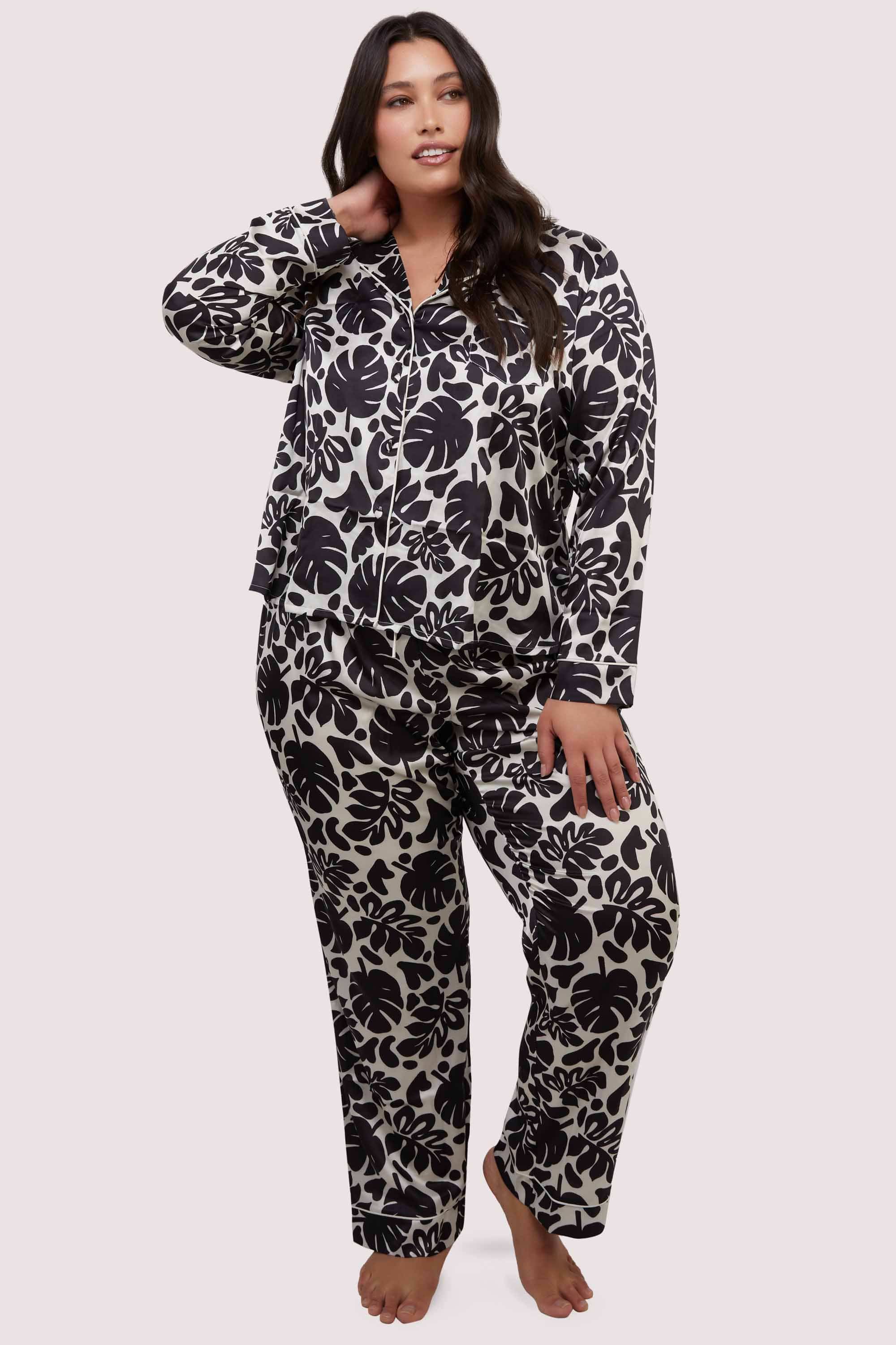 Black and White Abstract Leaf Long Sleeve Pyjama Set - Image 3