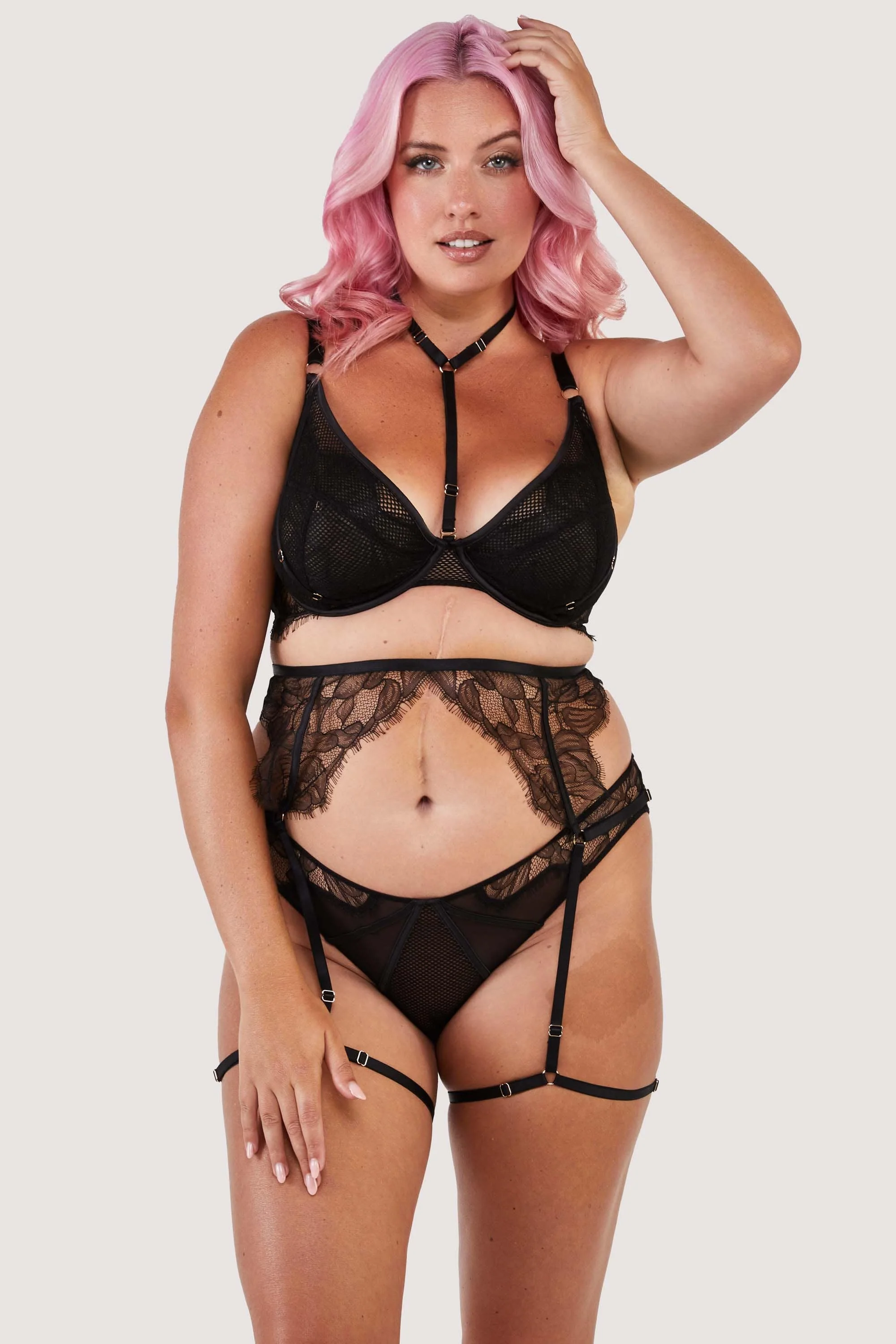 Fairfield Black Lace Suspender Belt - Image 6