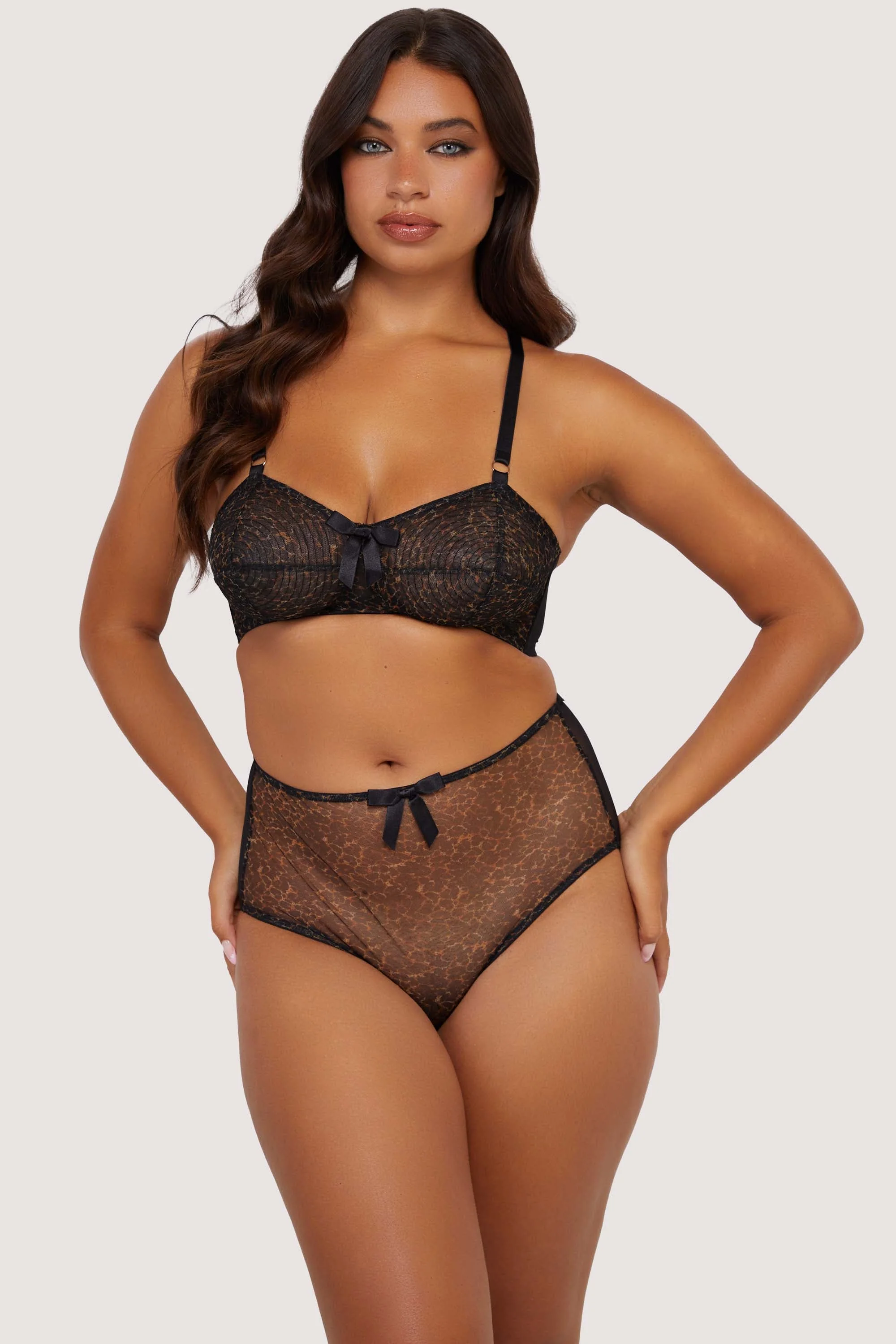 Hazel Leopard Print Bullet Bra - Image 4