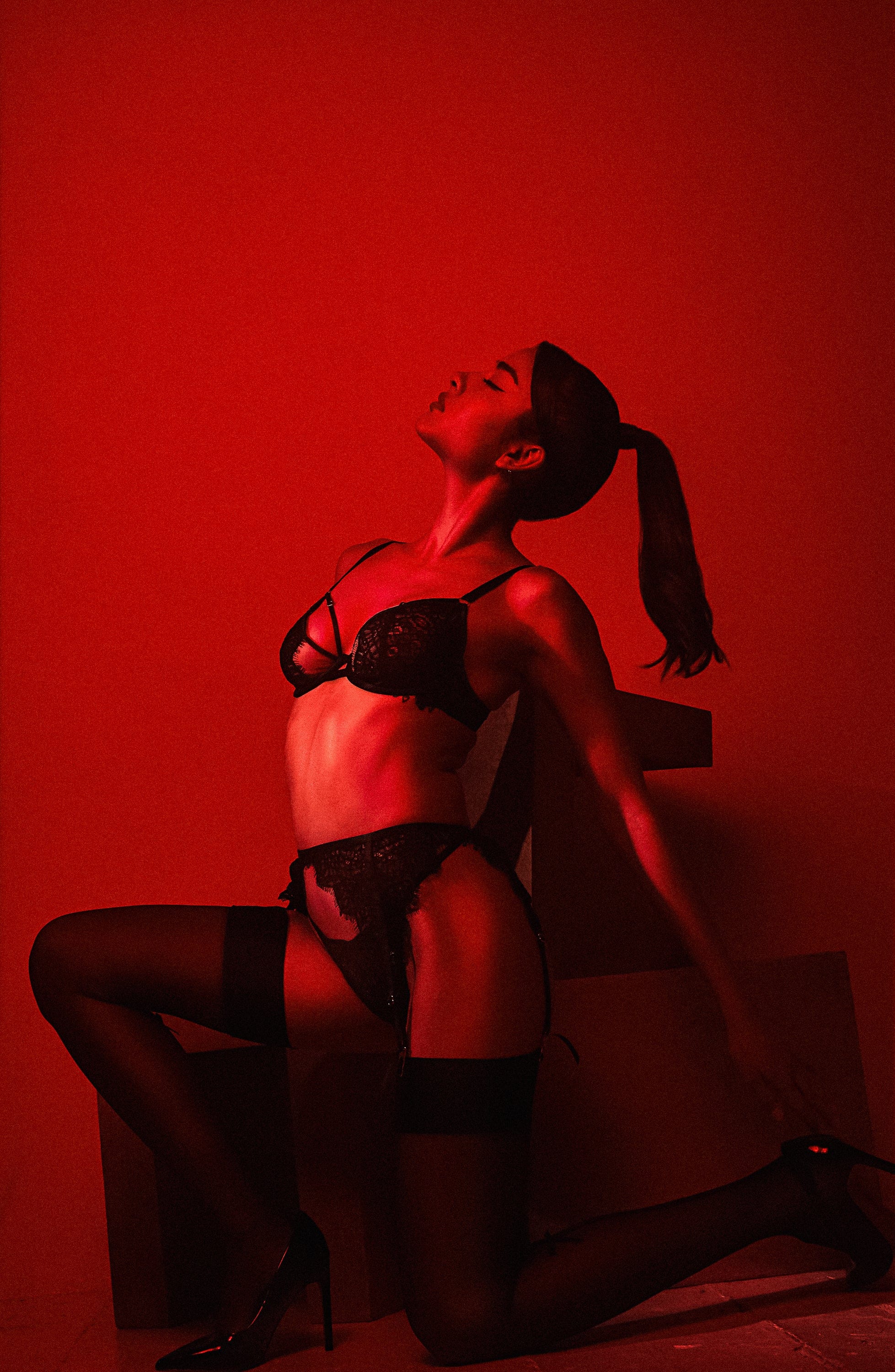 Reena Black Lace Suspender - Image 3