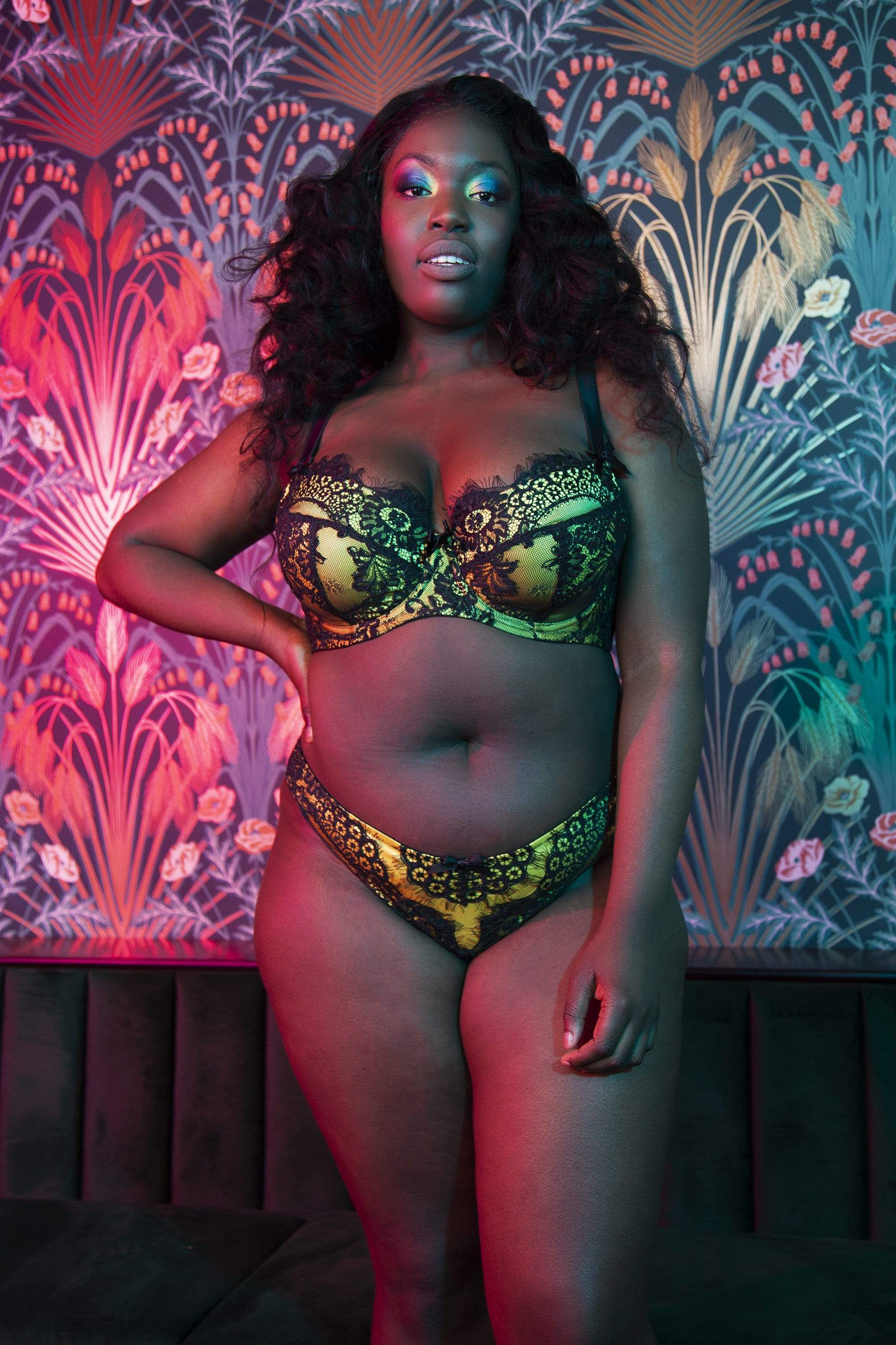 Jaquelina Mustard Contrast Plunge Bra - Image 12