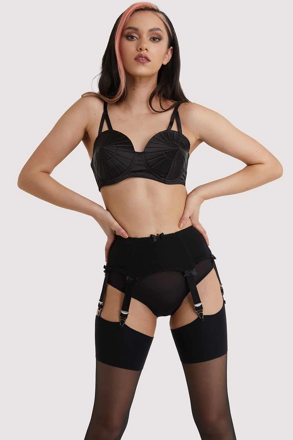 Retro Classics Boned 6-Strap Suspender Belt - Image 3