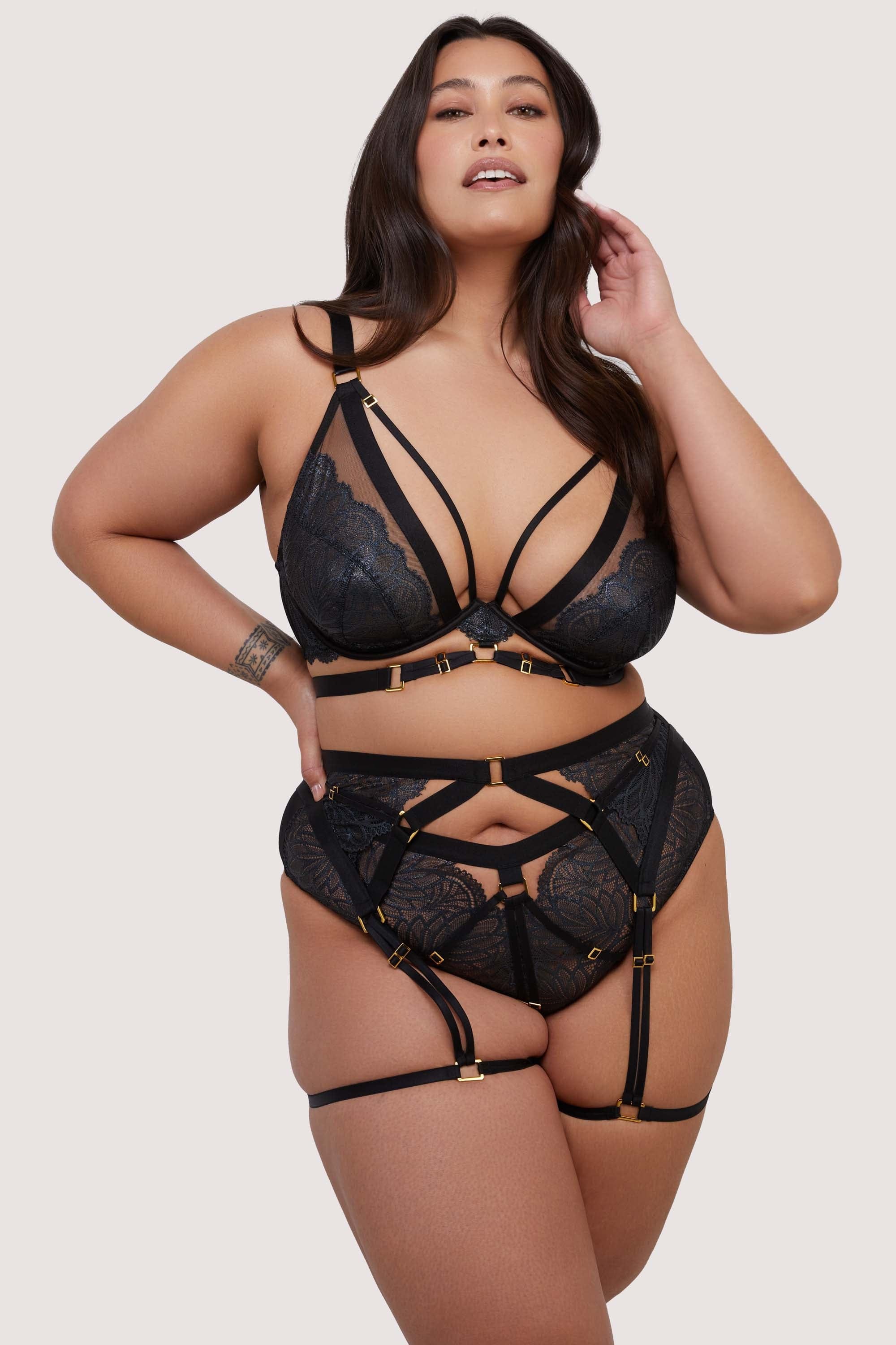Tabitha Black Wet-look Lace Harness Suspender - Image 3