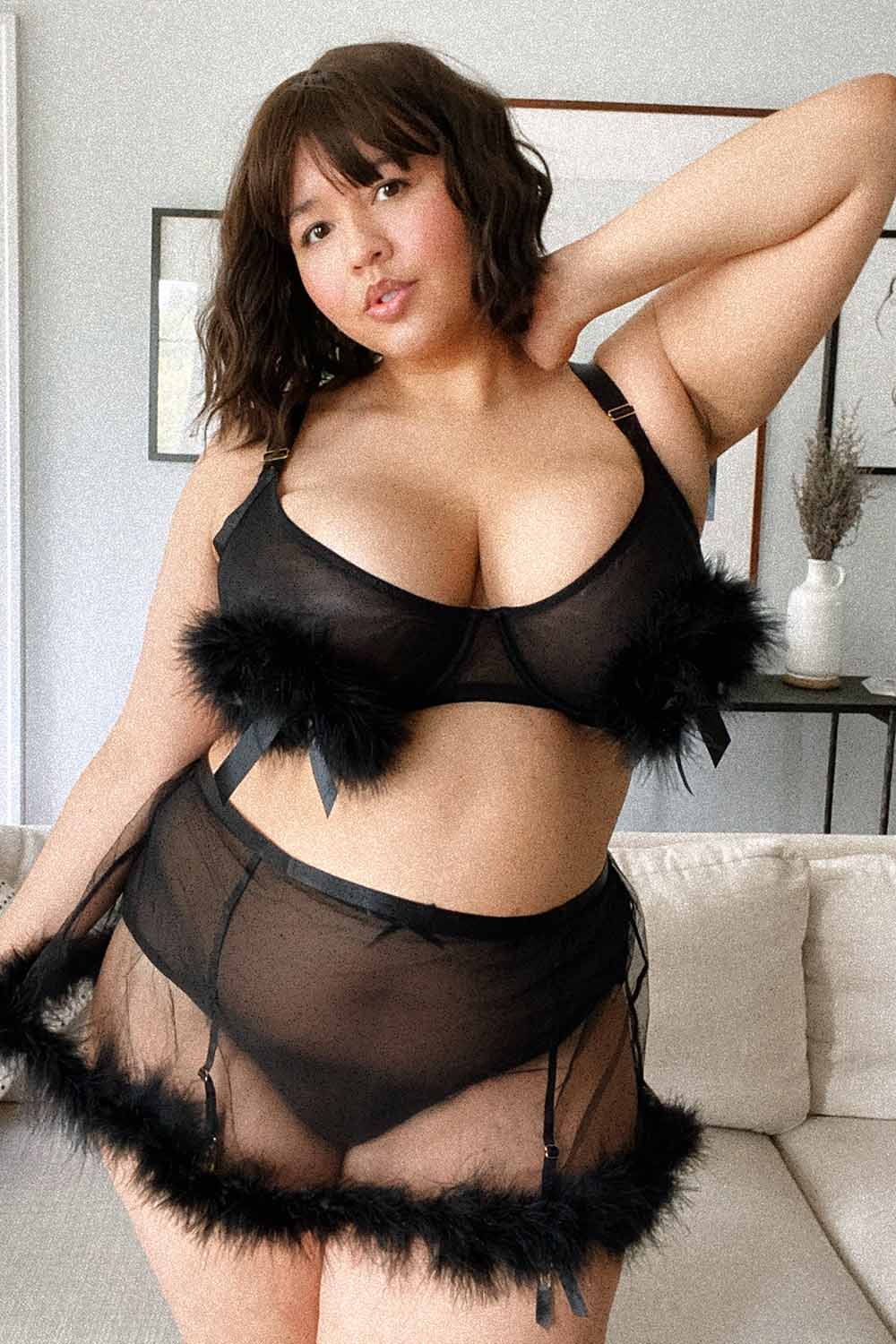 Marina Black Feather Suspender Belt - Image 2