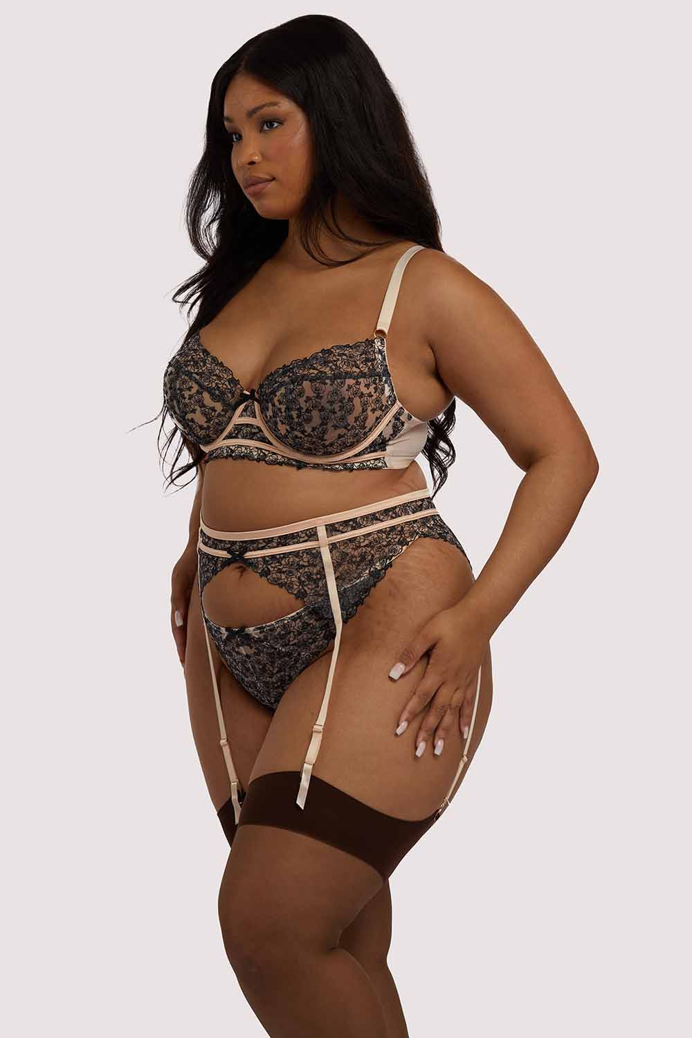 Skull & Roses Embroidery Peach Suspender Belt - Image 9