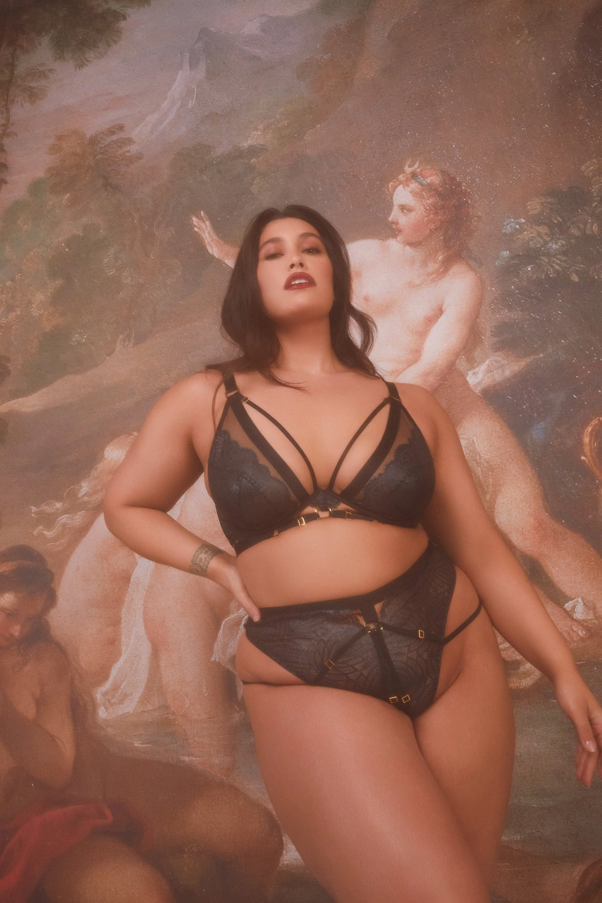 Tabitha Black Wet-Look Lace Plunge Bra - Image 9