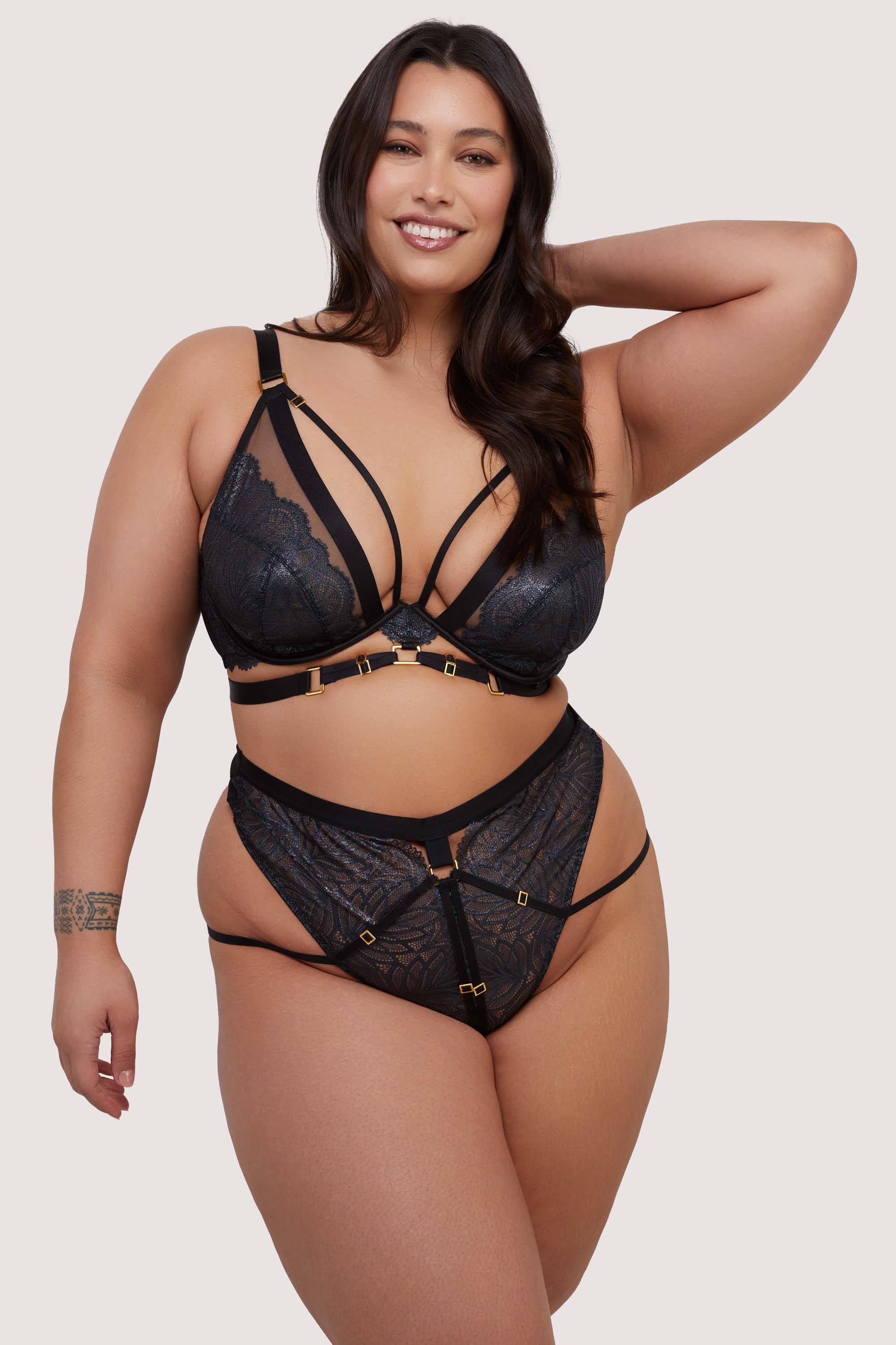 Tabitha Black Wet-Look Lace Set - Image 4