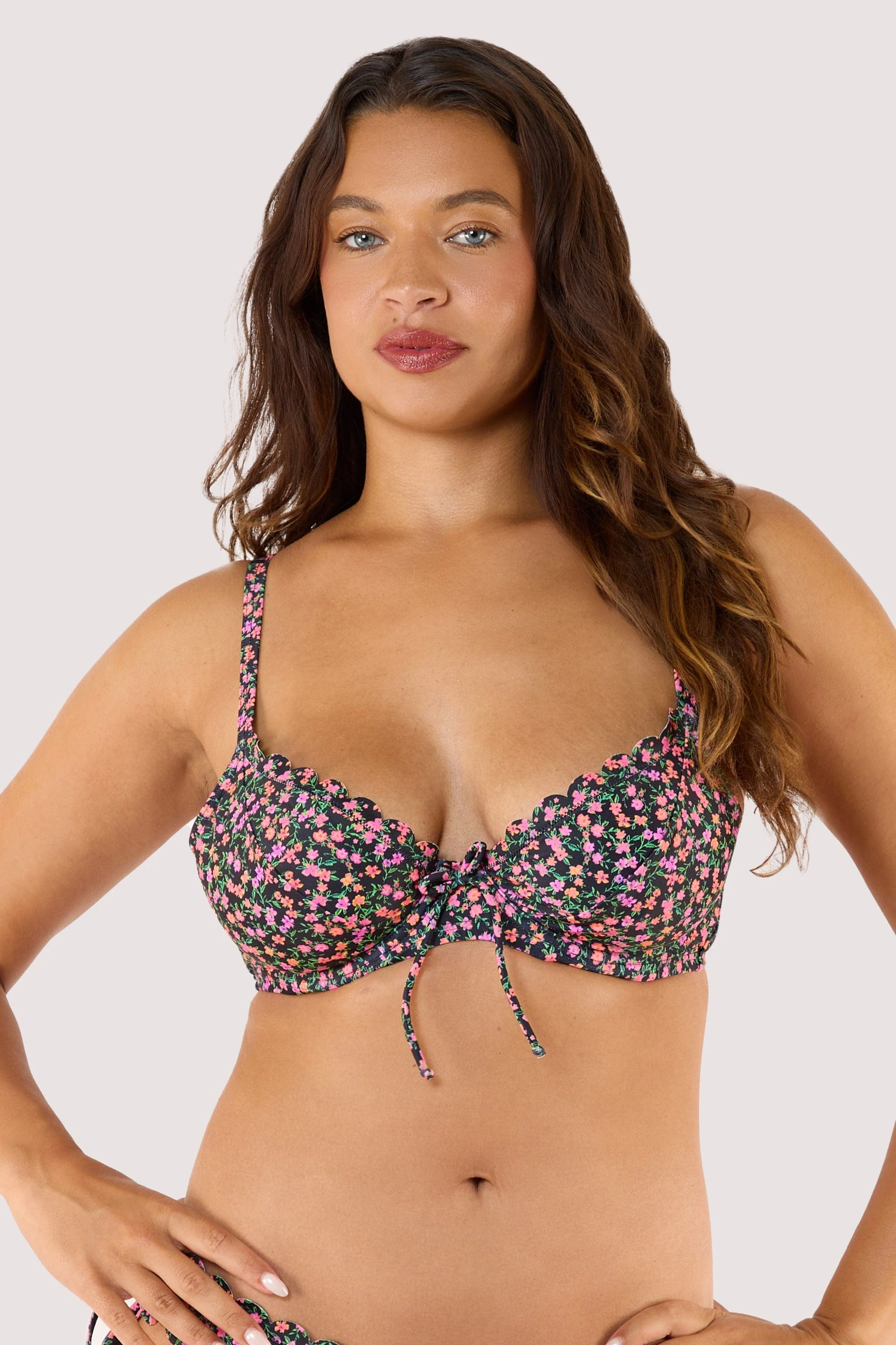 Vera Black Ditsy Scallop Underwired Bikini Top - Image 2